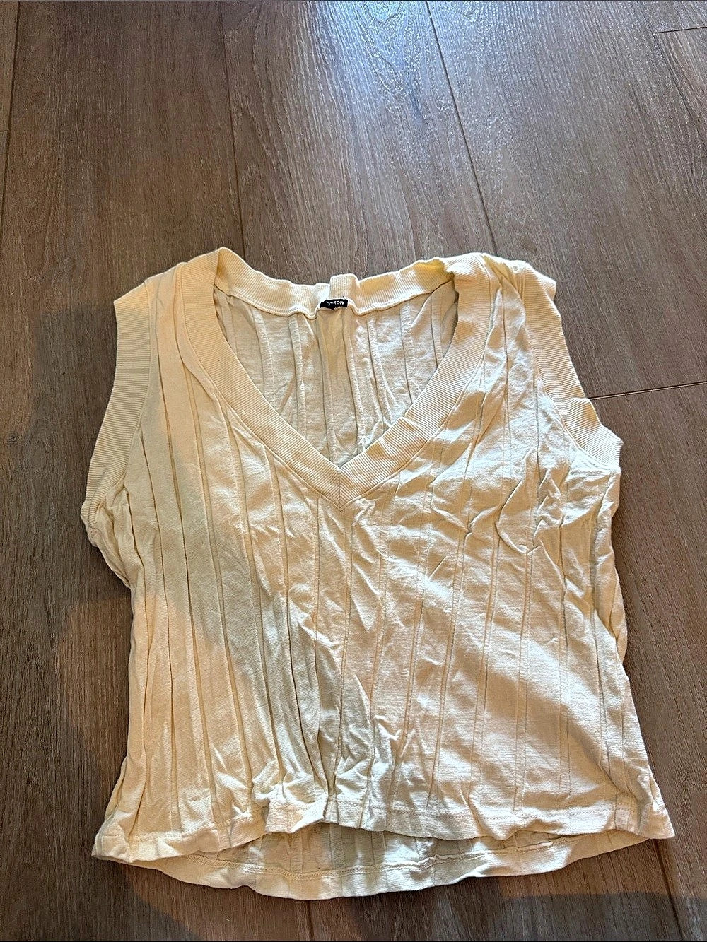 Monrow V-Neck Tank Top Yellow